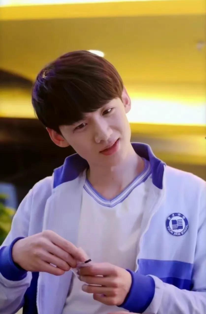 男明星校服肖战龚俊温润学长王一博校霸风胡一天陈哲远白月光
