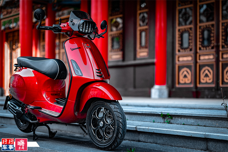 全力冲刺vespasprint150贵阳机车汇实拍