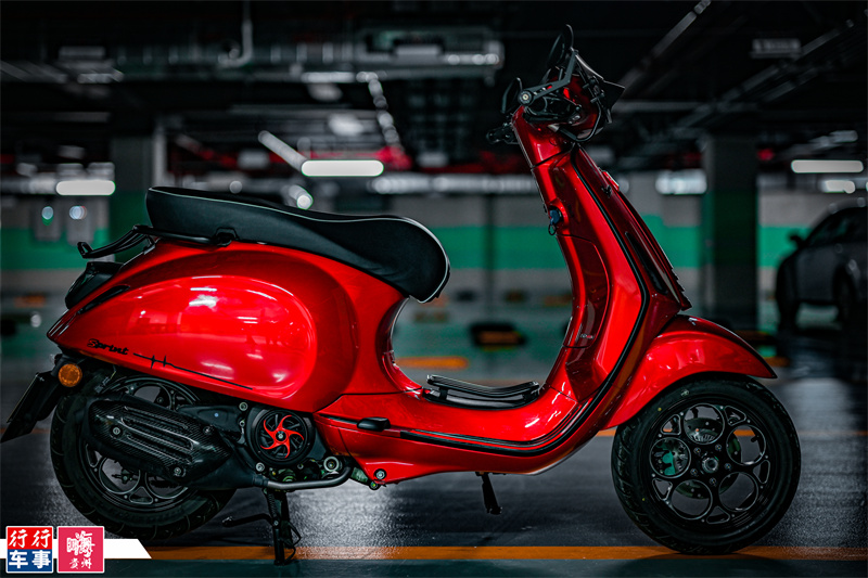 全力冲刺vespasprint150贵阳机车汇实拍