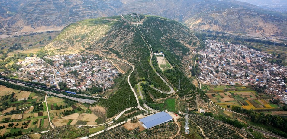 华夏古迹文华物章:天水伏羲庙卦台山(画卦台)