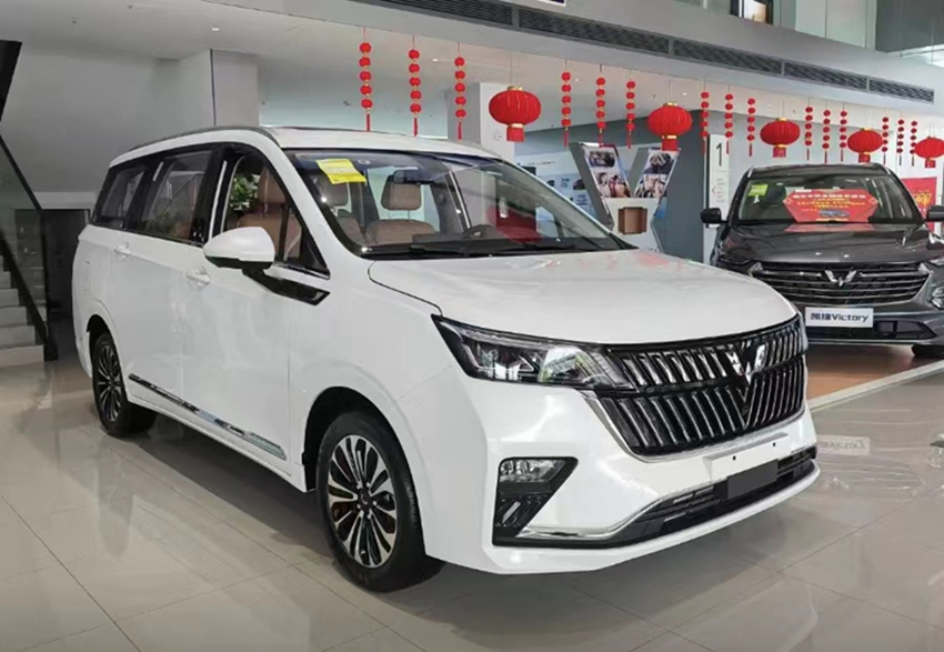 五菱也不要"尊严"了,配七座 1.5t,或6.99万,三天卖10000台-新浪汽车