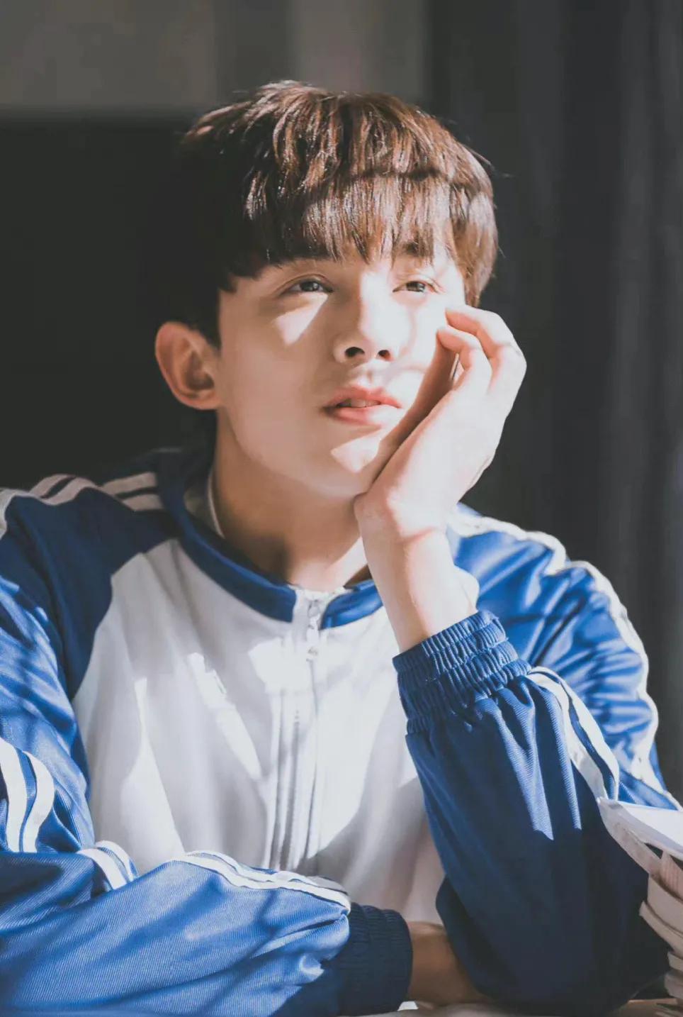 男明星校服肖战龚俊温润学长王一博校霸风胡一天陈哲远白月光