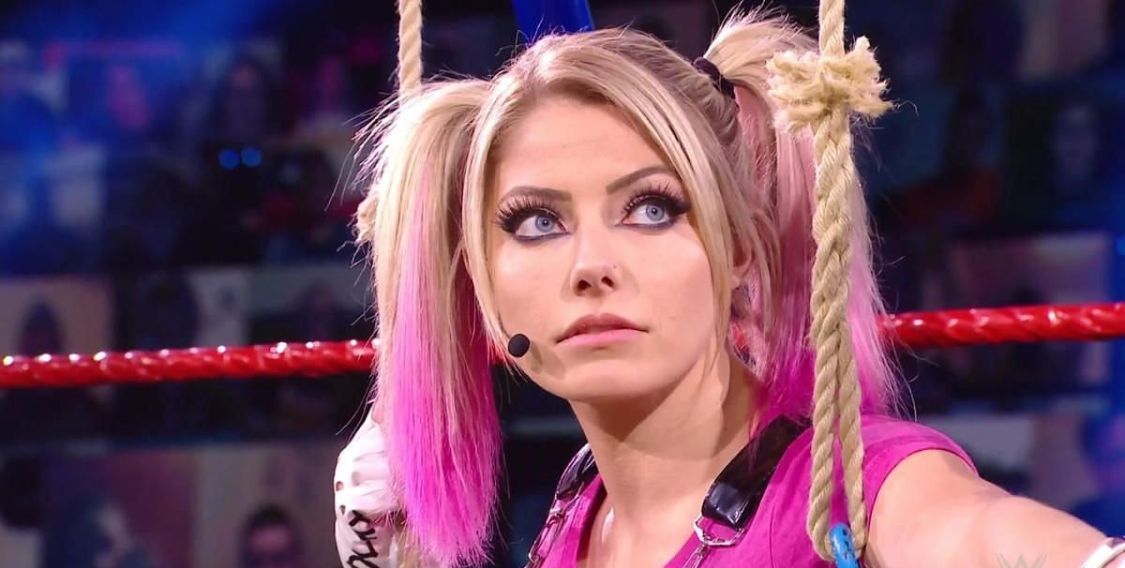 小魔女正式改成丈夫的姓,邪神将高价回到wwe!__财经头条