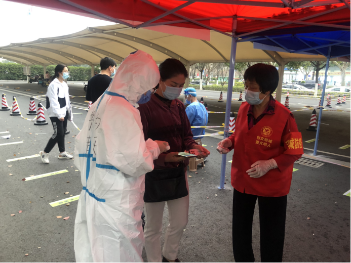 溧阳供电:她一直忙碌在防疫最前沿|核酸检测|防疫|新冠肺炎_新浪新闻