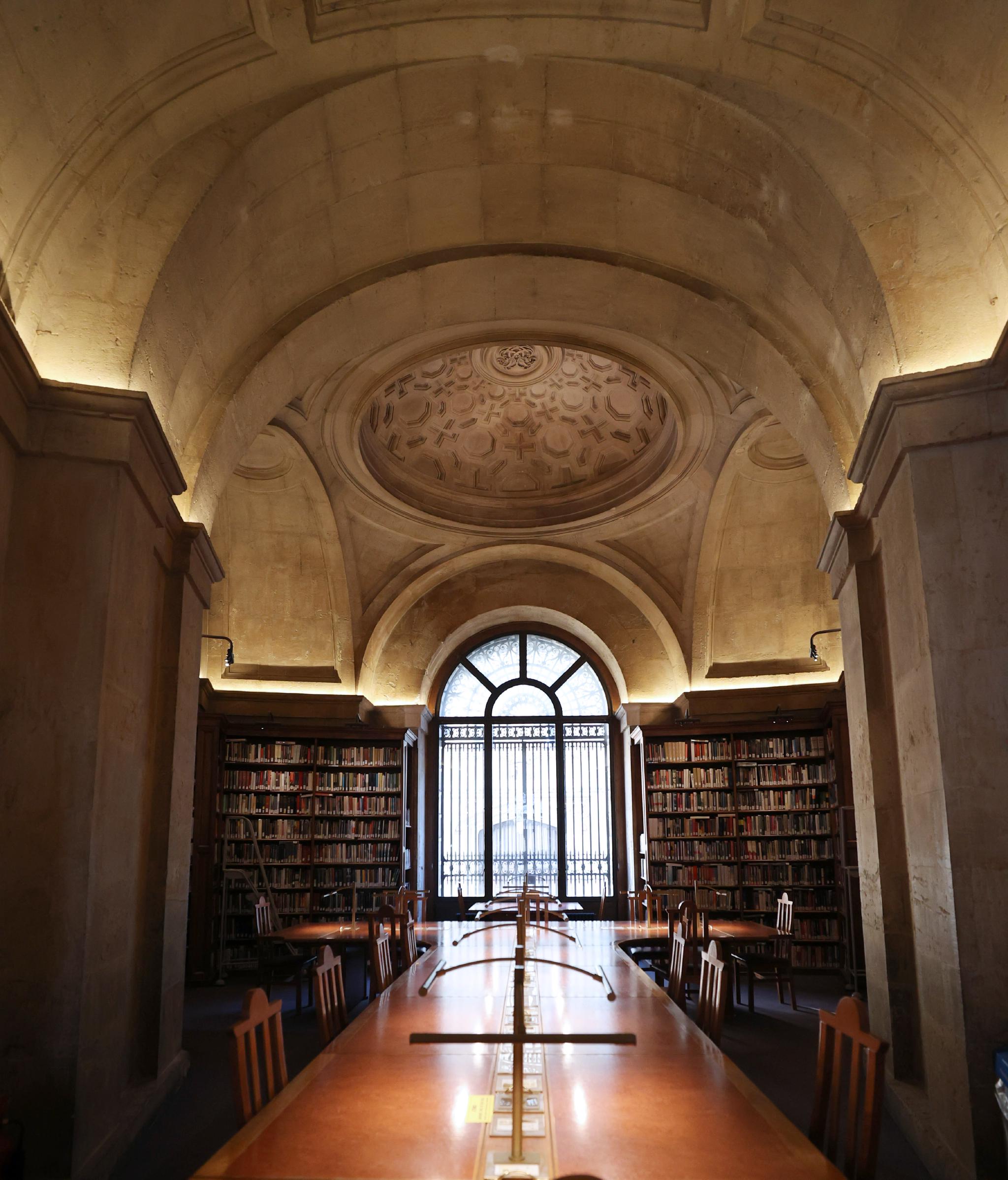 走进图书馆英国牛津大学博德利图书馆