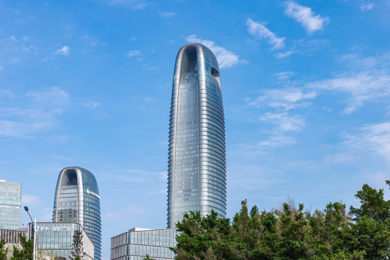 窥报保利发展行稳方能致远