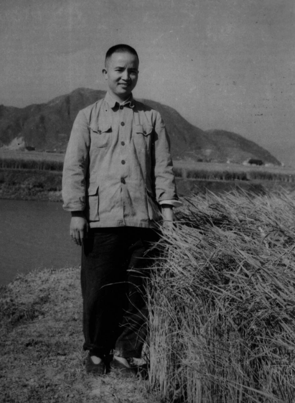 郑嘉顺就到永嘉县调研,在听取当地五尺公社关于"包产到户"的探索后