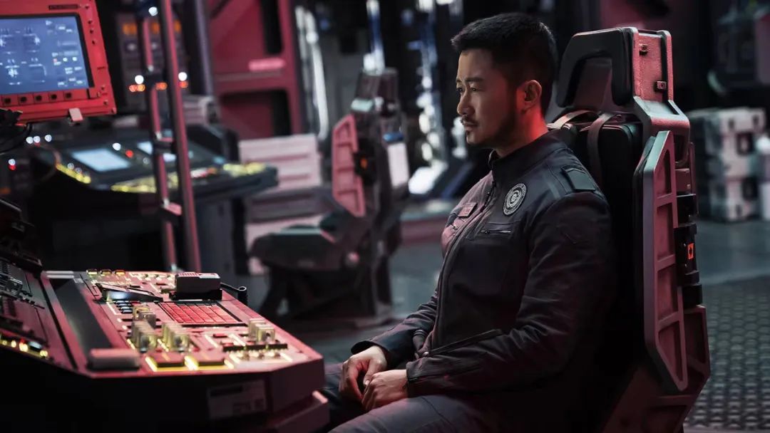 《流浪地球2》青岛拍摄部分杀青，吴京“复活”刘德华登场…休闲区蓝鸢梦想 - Www.slyday.coM