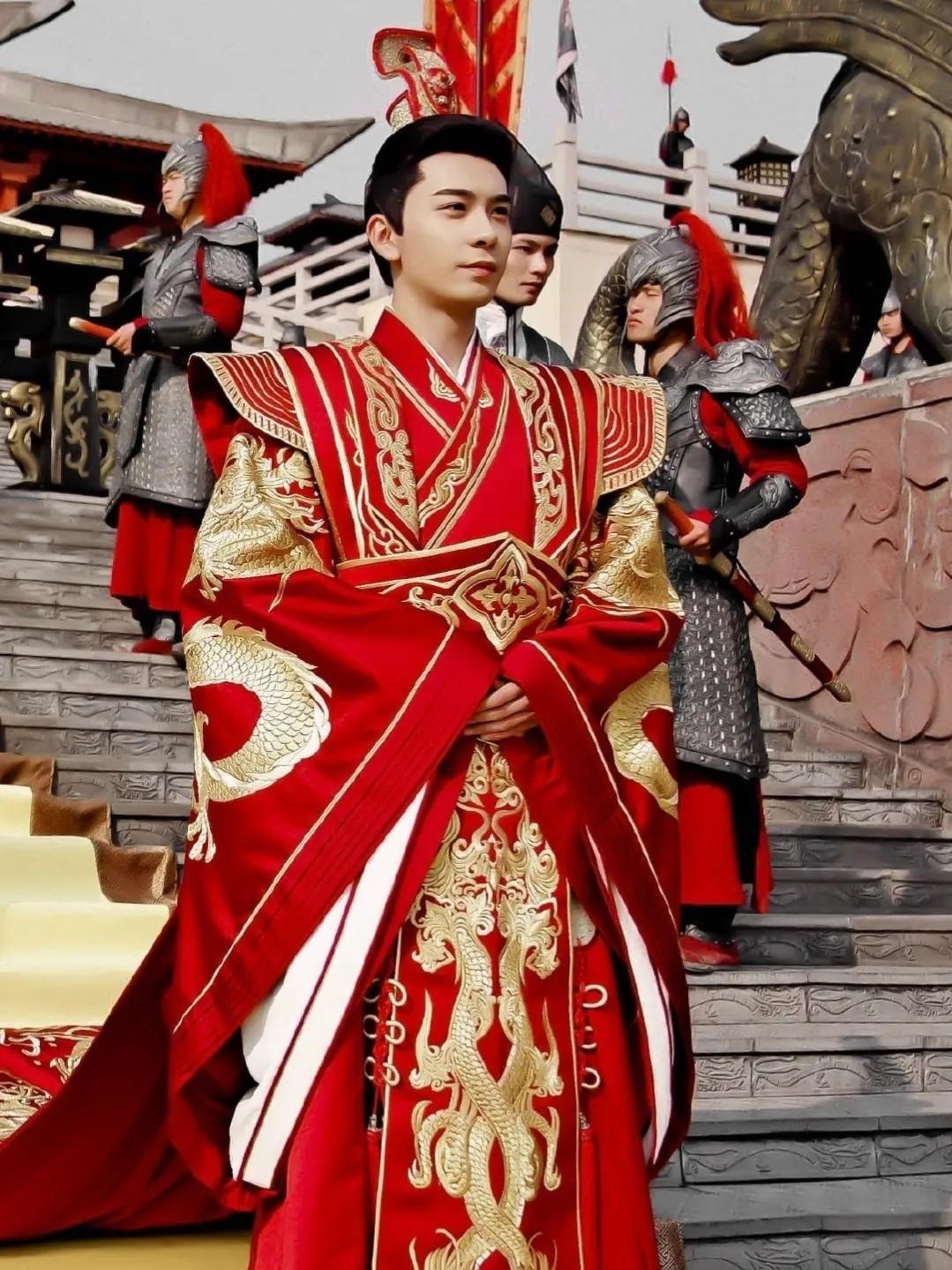 盘点红衣古装最好看的几位明星,肖战成毅惊艳,杨洋公子无双!