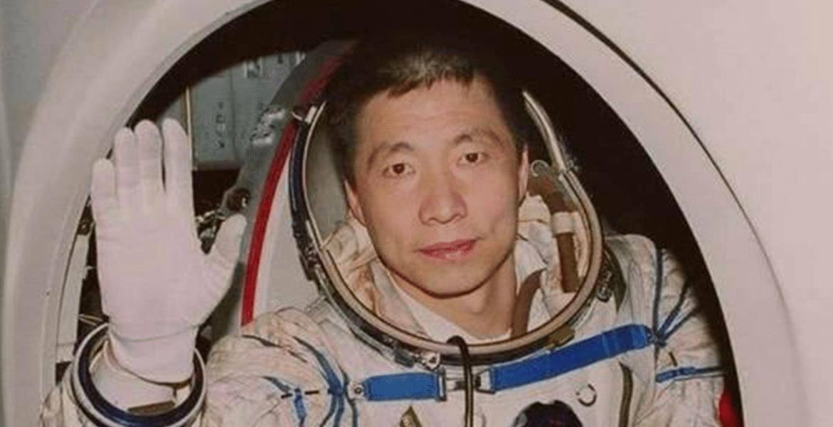 中国宇航员荣誉为何不同?一样进入太空,仅有2人是航天英雄休闲区蓝鸢梦想 - Www.slyday.coM 中国宇航员荣誉为何不同?一样进入太空,仅有2人是航天英雄休闲区蓝鸢梦想 - Www.slyday.coM