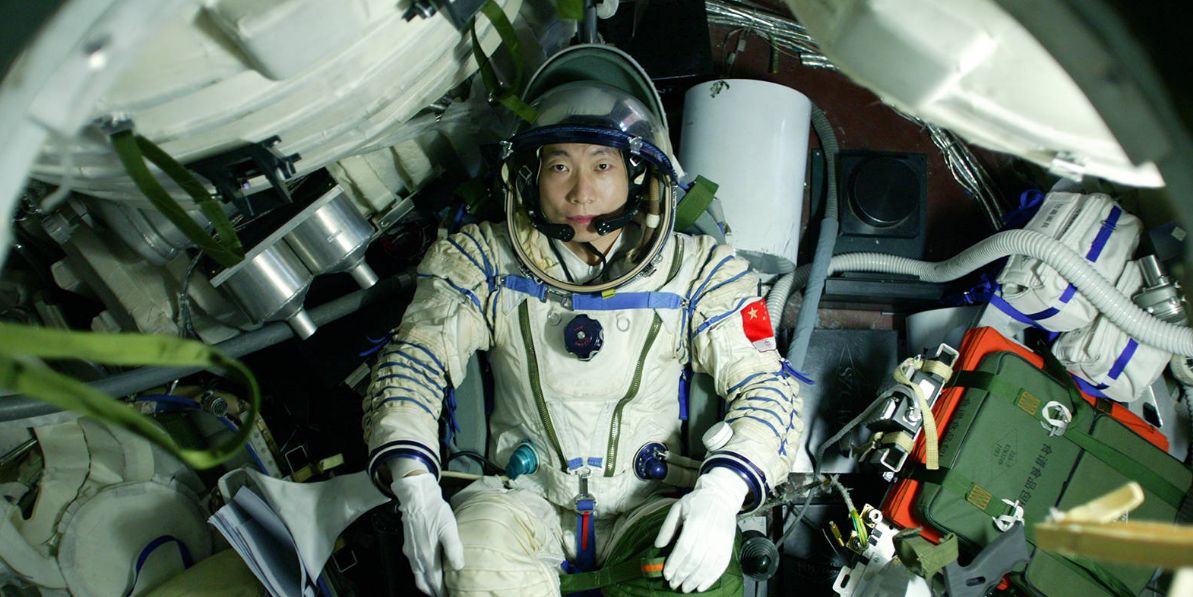 中国宇航员荣誉为何不同?一样进入太空,仅有2人是航天英雄休闲区蓝鸢梦想 - Www.slyday.coM 中国宇航员荣誉为何不同?一样进入太空,仅有2人是航天英雄休闲区蓝鸢梦想 - Www.slyday.coM