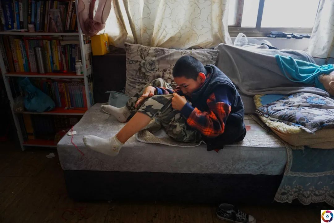 深夜忙一小时仅挣2元钱，儿媳离开后76岁奶奶兼职挣钱救孙子休闲区蓝鸢梦想 - Www.slyday.coM