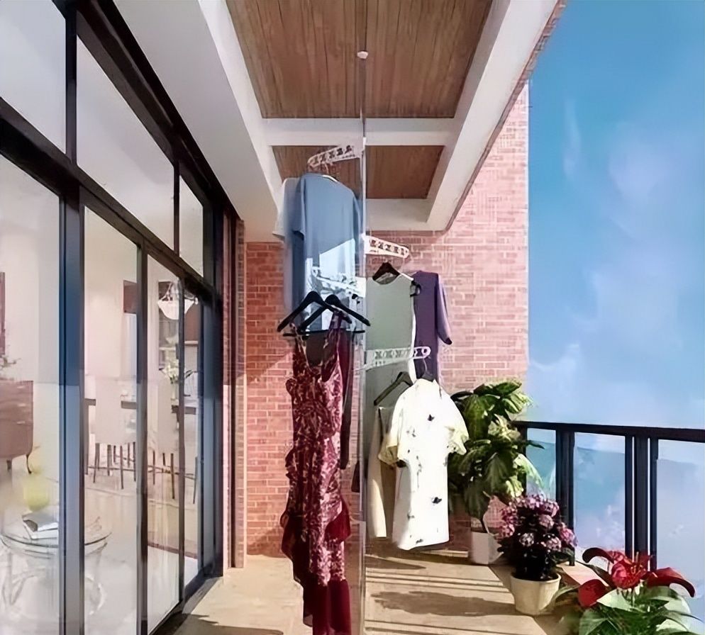 阳台上这6种晒衣方式我就喜欢第3种衣服干得快又轻松