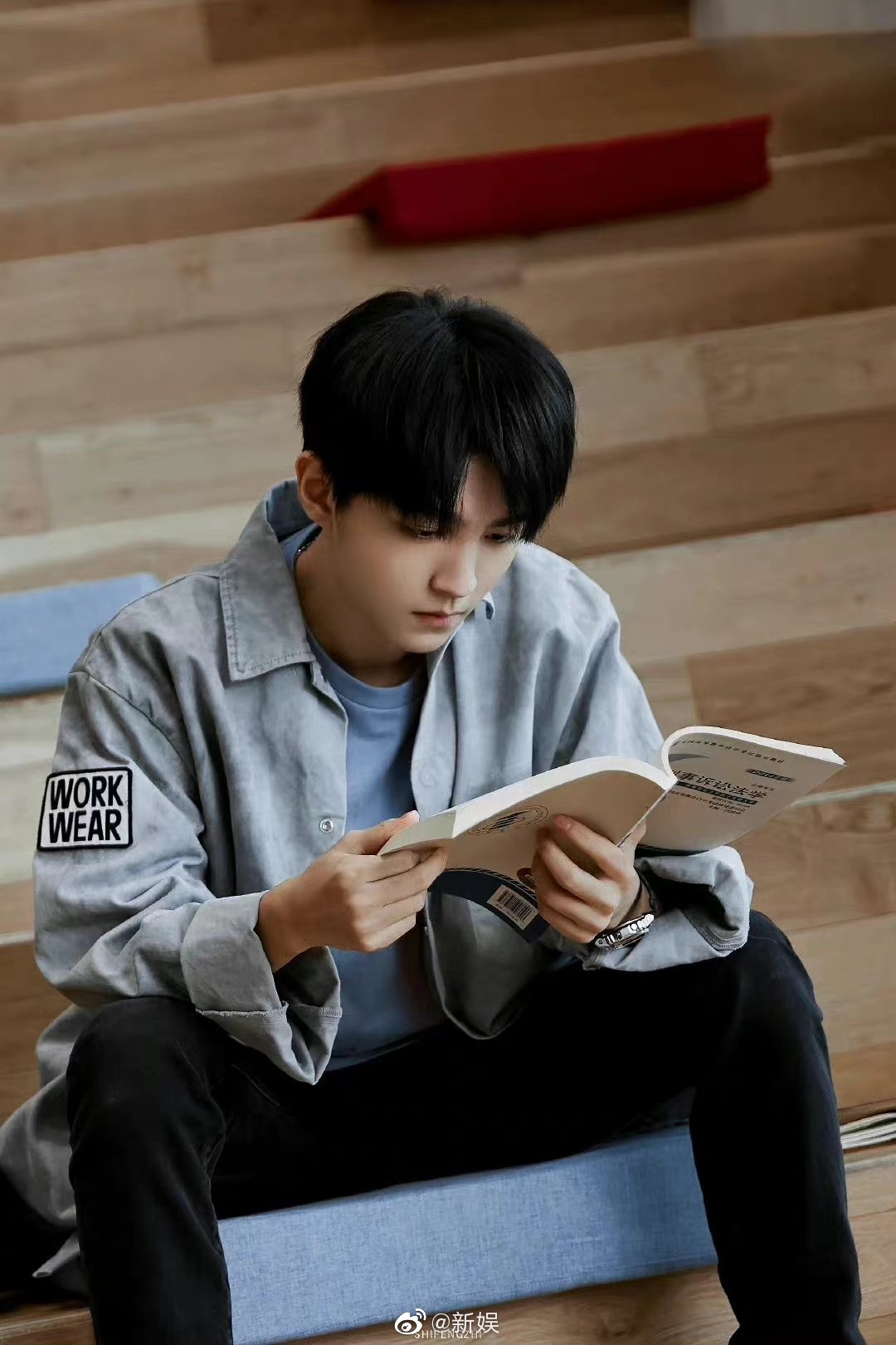 王俊凯新剧重生之门最新剧照