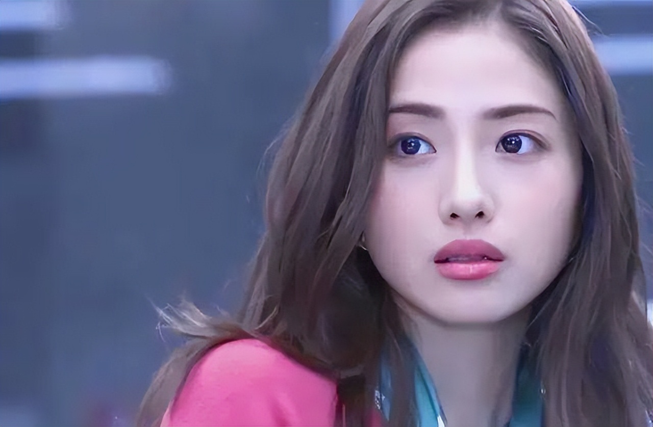 36岁石原里美升级当妈，孕晚期还上节目，四肢纤细女神样貌依旧休闲区蓝鸢梦想 - Www.slyday.coM