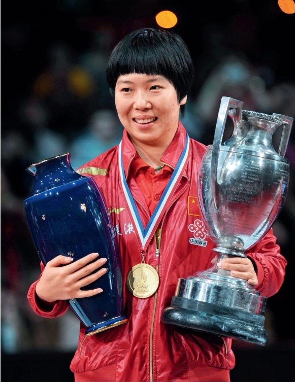 李晓霞近况33岁入职国际乒联国乒奥运冠军一家四口幸福