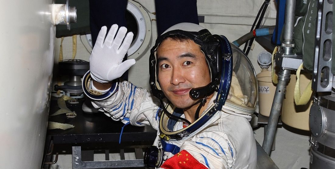 中国宇航员荣誉为何不同?一样进入太空,仅有2人是航天英雄休闲区蓝鸢梦想 - Www.slyday.coM 中国宇航员荣誉为何不同?一样进入太空,仅有2人是航天英雄休闲区蓝鸢梦想 - Www.slyday.coM