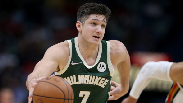 格雷森-阿伦全场砍下22分6篮板1抢断1封盖|雄鹿|阿伦|封盖_新浪新闻