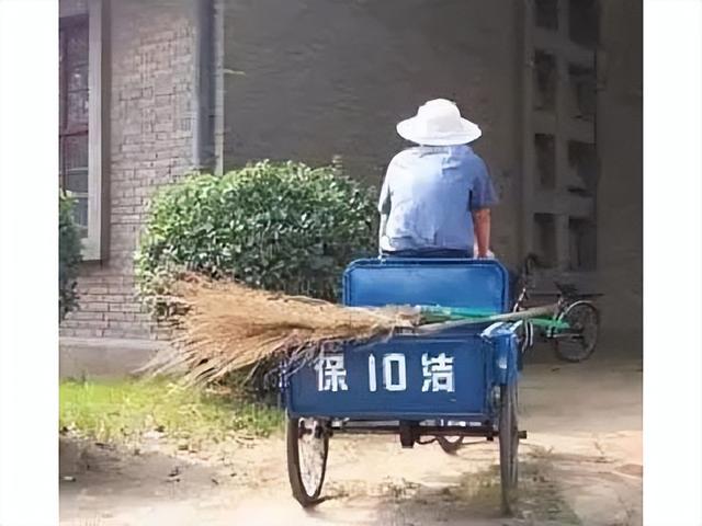 这个感觉就像是保时捷用户坐上了一辆保洁车