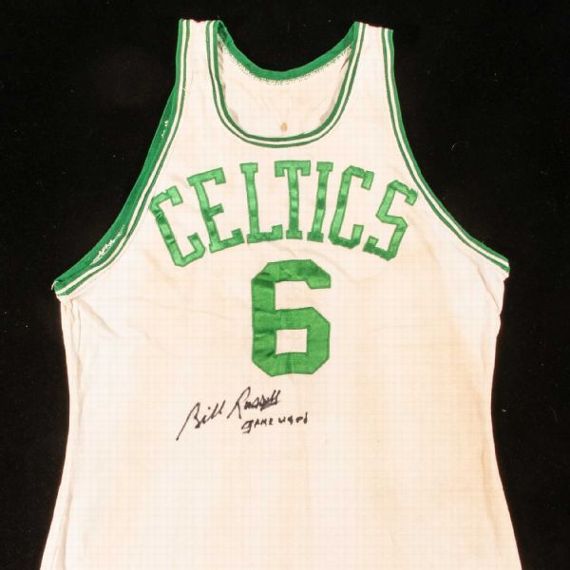 比尔拉塞尔亲笔签名的比赛球衣以百万美元成功拍卖