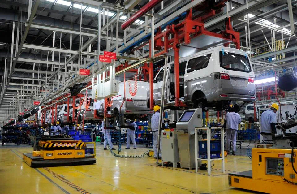 华晨鑫源重庆汽车有限公司整车生产现场