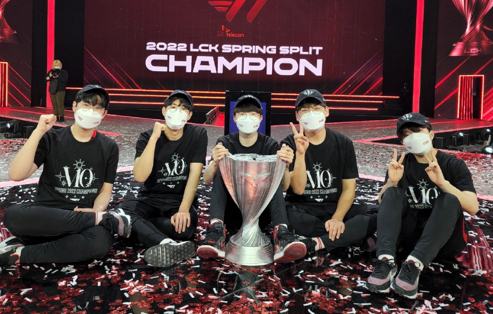 外网热议RNG夺冠：卫冕冠军来了！说实话，他们跟T1实力相当休闲区蓝鸢梦想 - Www.slyday.coM