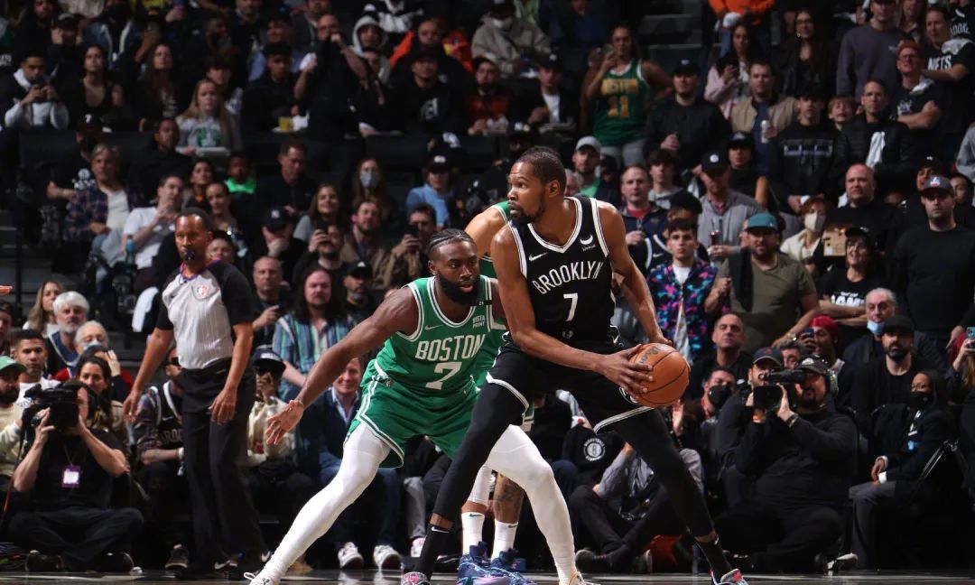 杜兰特被打爆了！塔图姆39分5板6助6抢断！篮网0比3提前出局休闲区蓝鸢梦想 - Www.slyday.coM