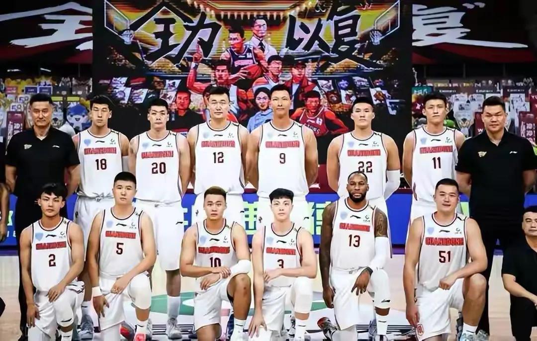 广东宏远篮球俱乐部在获奖名单中,这个奖项为全国工人阶级的最高奖项