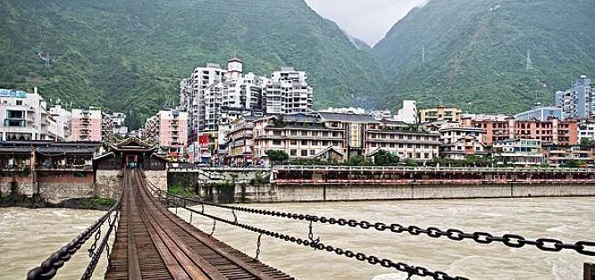 泸定桥和大渡河是否是一回事?休闲区蓝鸢梦想 - Www.slyday.coM 泸定桥和大渡河是否是一回事?休闲区蓝鸢梦想 - Www.slyday.coM