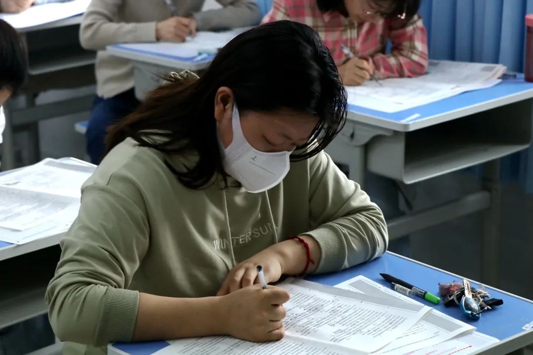 本次比賽由彩虹中學教學處組織實施,涉及九門高考學科.