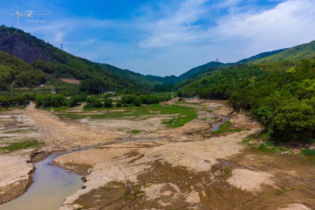 航拍余杭康门水库水质堪比黄河水位也不高