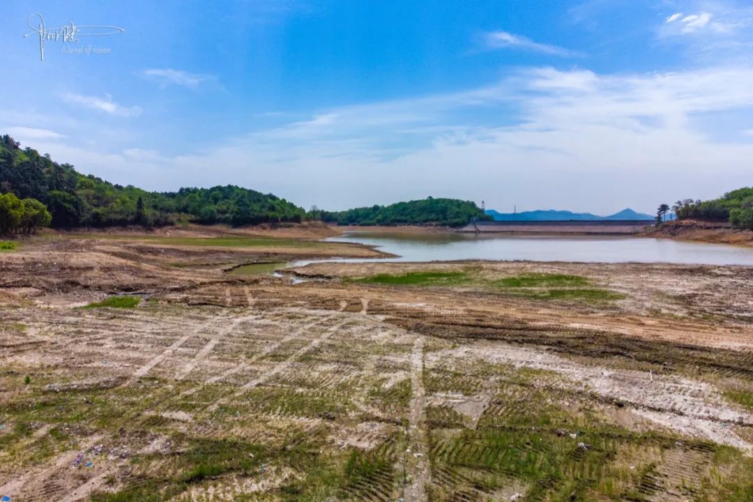 航拍余杭康门水库水质堪比黄河水位也不高
