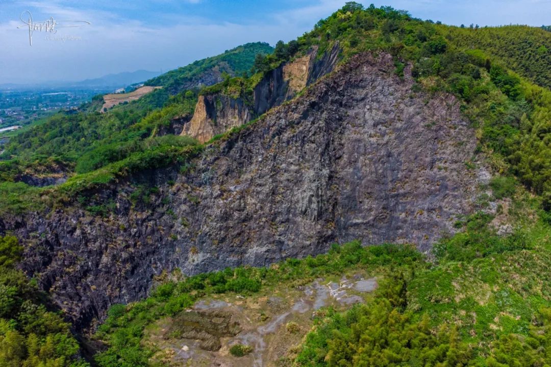 航拍余杭康门水库水质堪比黄河水位也不高