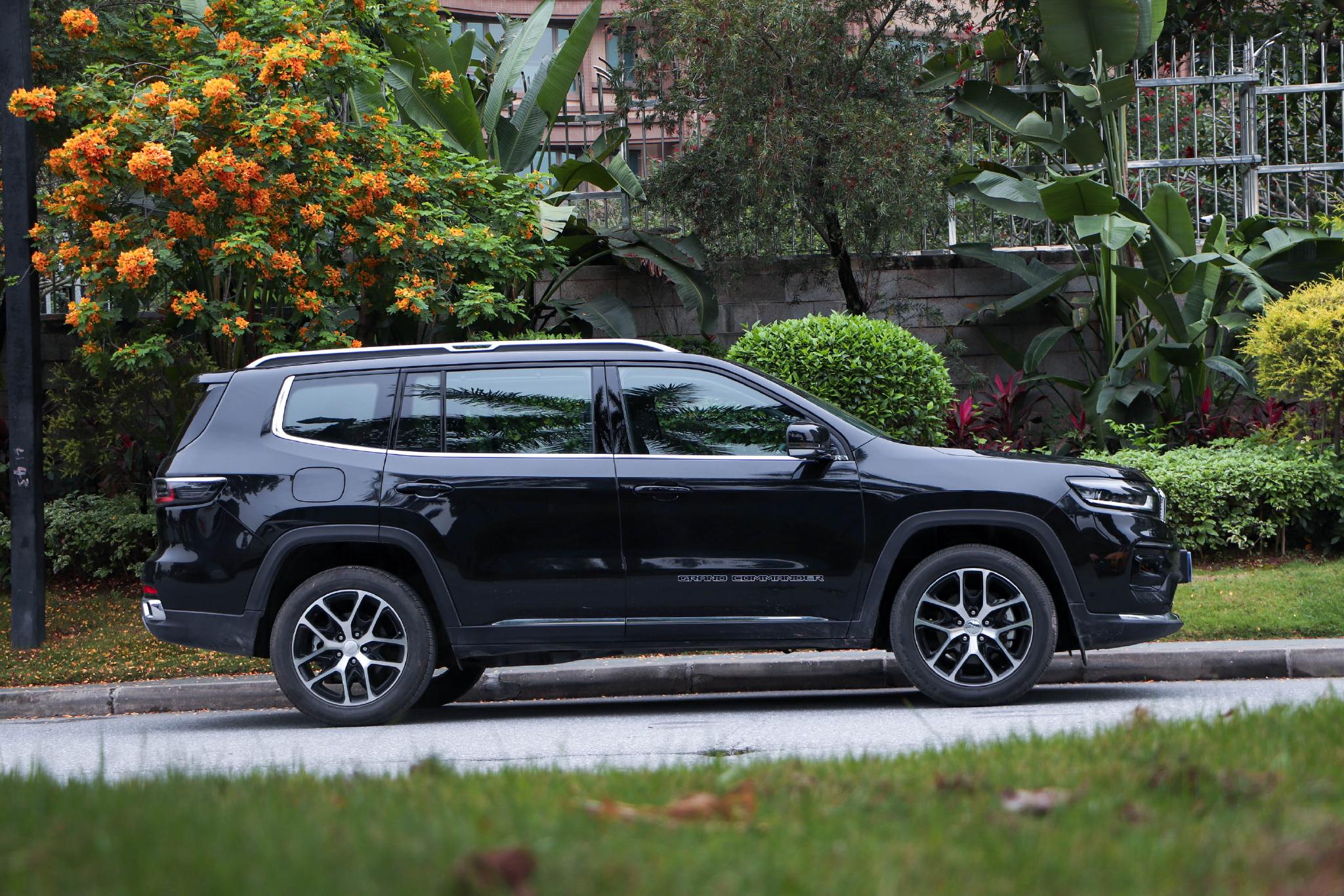 试驾jeep新大指挥官一款外刚内柔且不乏野性的城市suv