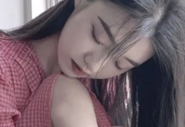 女生“上大学”和“没上大学”，究竟有多大的区别？答案有点扎心休闲区蓝鸢梦想 - Www.slyday.coM