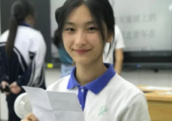 女生“上大学”和“没上大学”，究竟有多大的区别？答案有点扎心休闲区蓝鸢梦想 - Www.slyday.coM