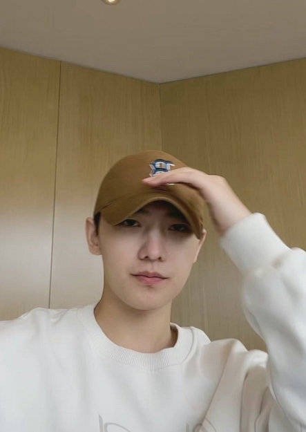 杨洋直播生图宝子们纯素颜状态啊是真的好帅杨洋