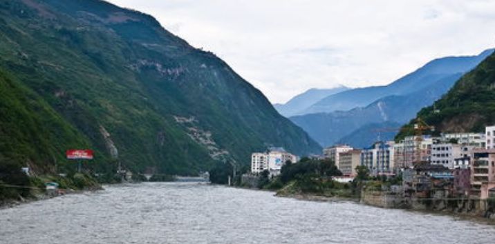 泸定桥和大渡河是否是一回事?休闲区蓝鸢梦想 - Www.slyday.coM 泸定桥和大渡河是否是一回事?休闲区蓝鸢梦想 - Www.slyday.coM