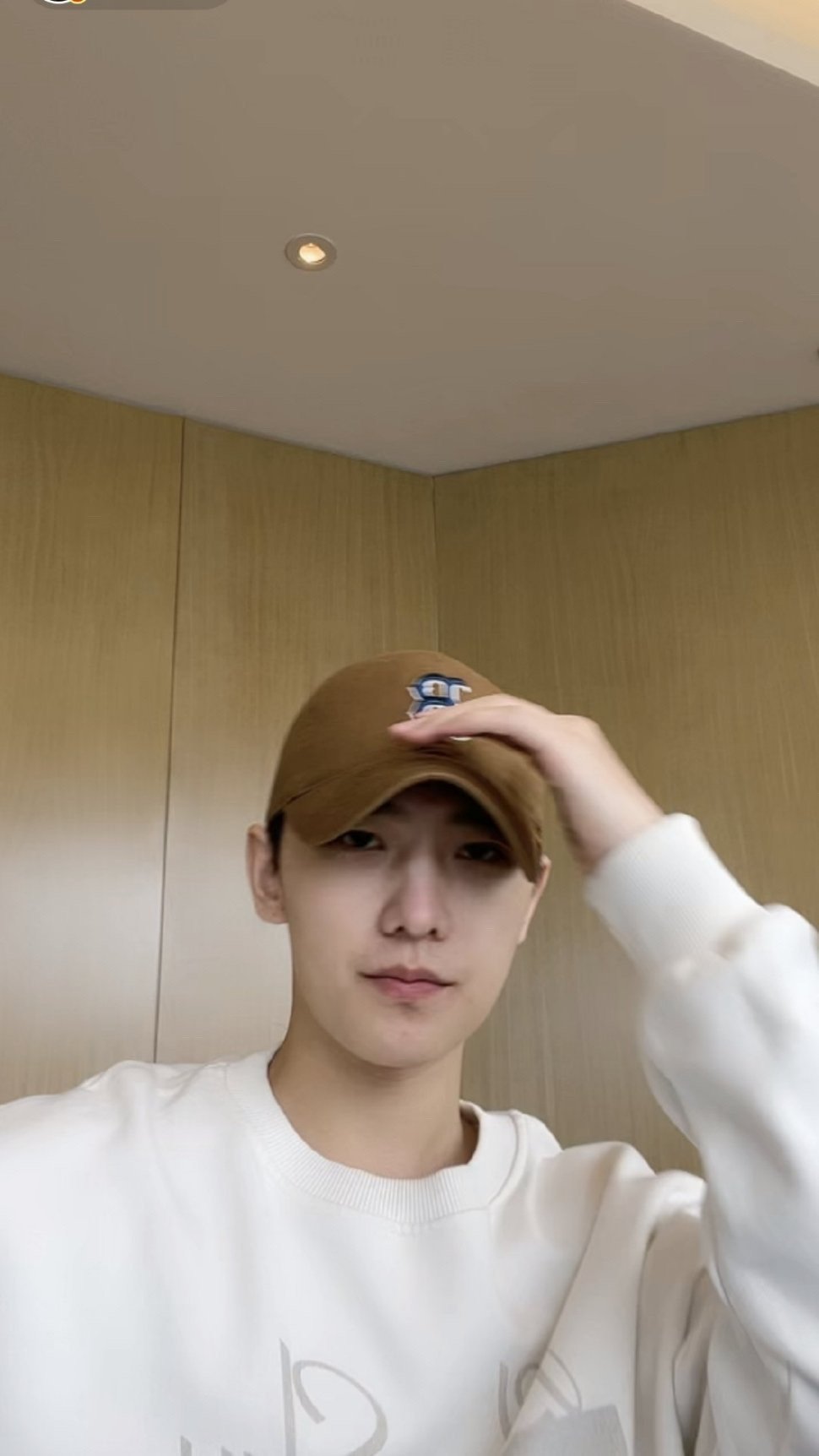 杨洋直播生图宝子们纯素颜状态啊是真的好帅杨洋