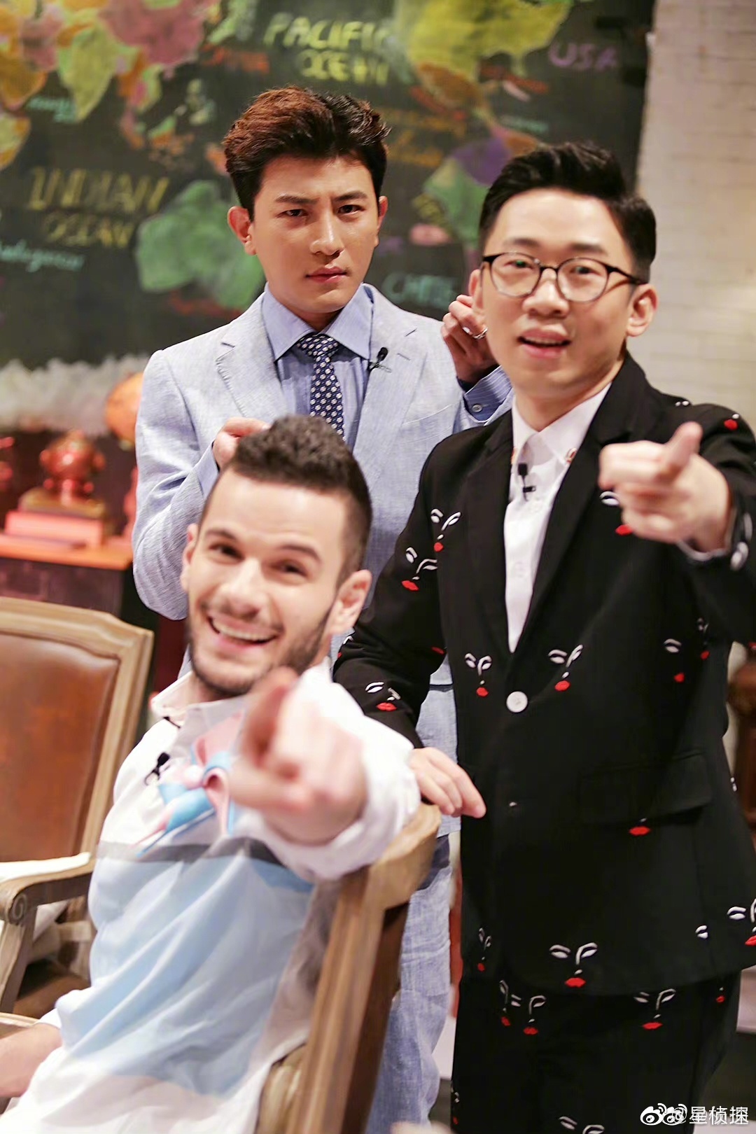 祝非正式会谈开播七周年快乐呀