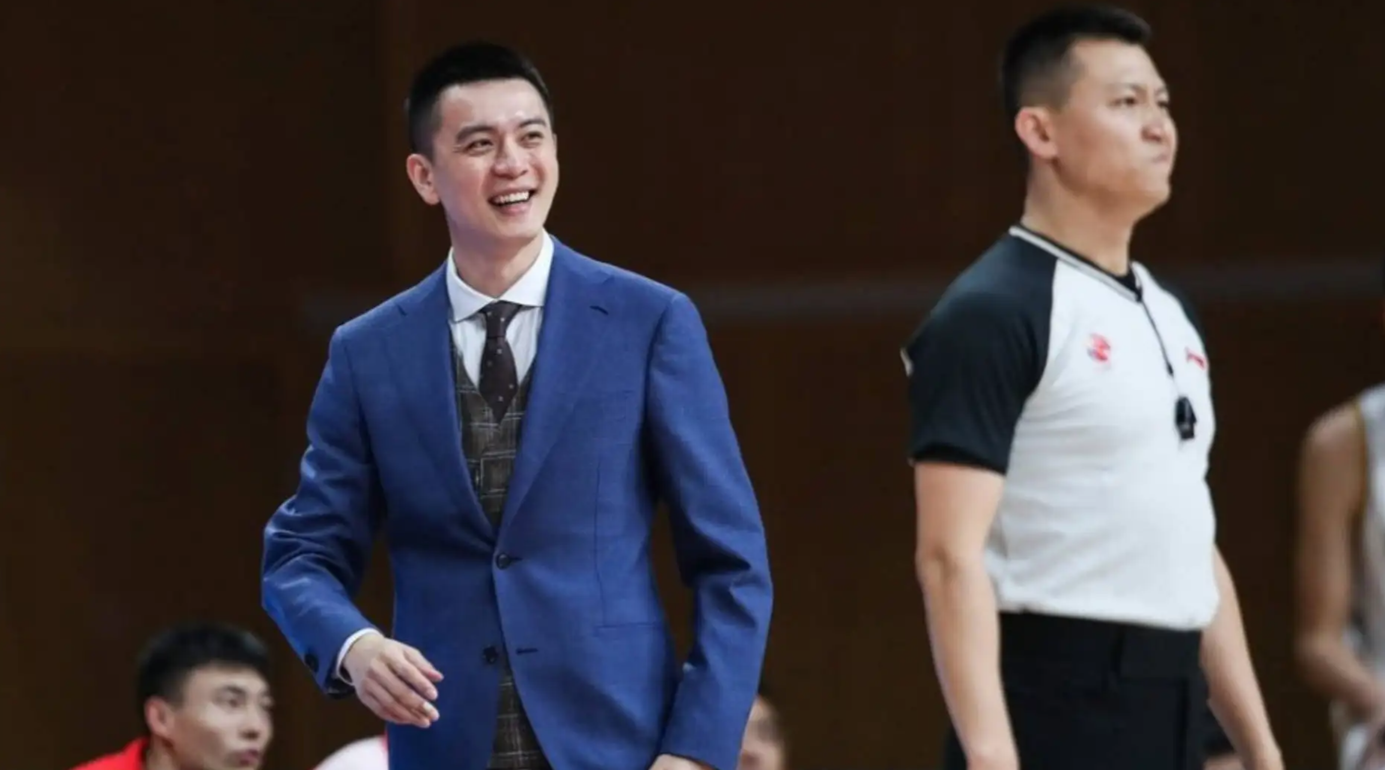 杨鸣三喜临门辽篮大胜之后再收3大喜讯总决赛或已失去悬念