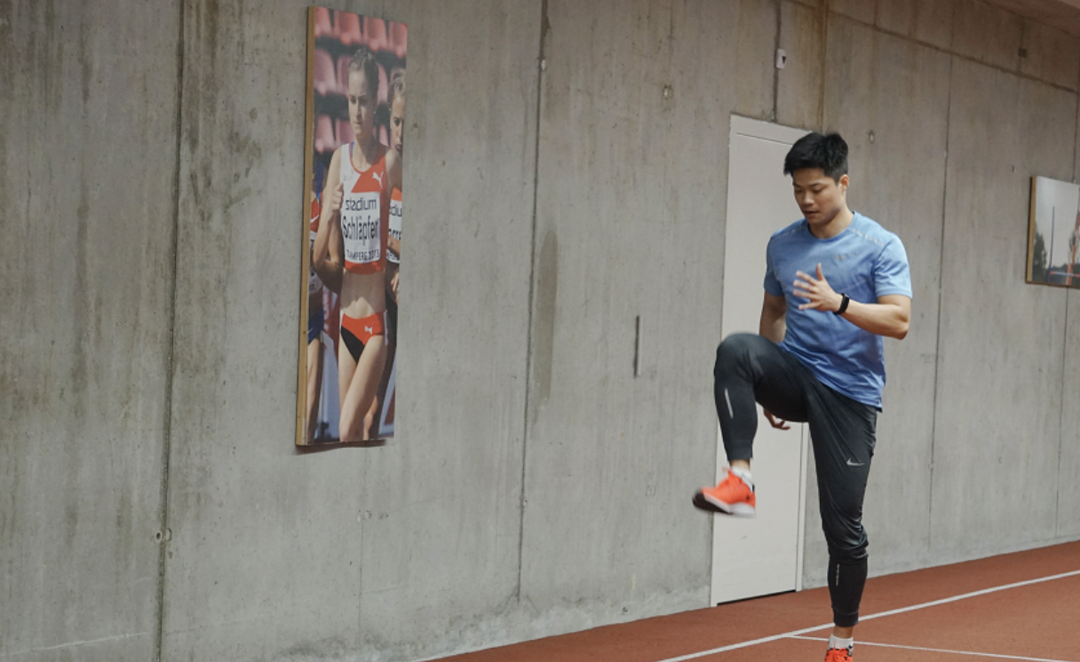 亚洲飞人苏炳添7年时间称霸亚洲没有老婆就没有现在的我