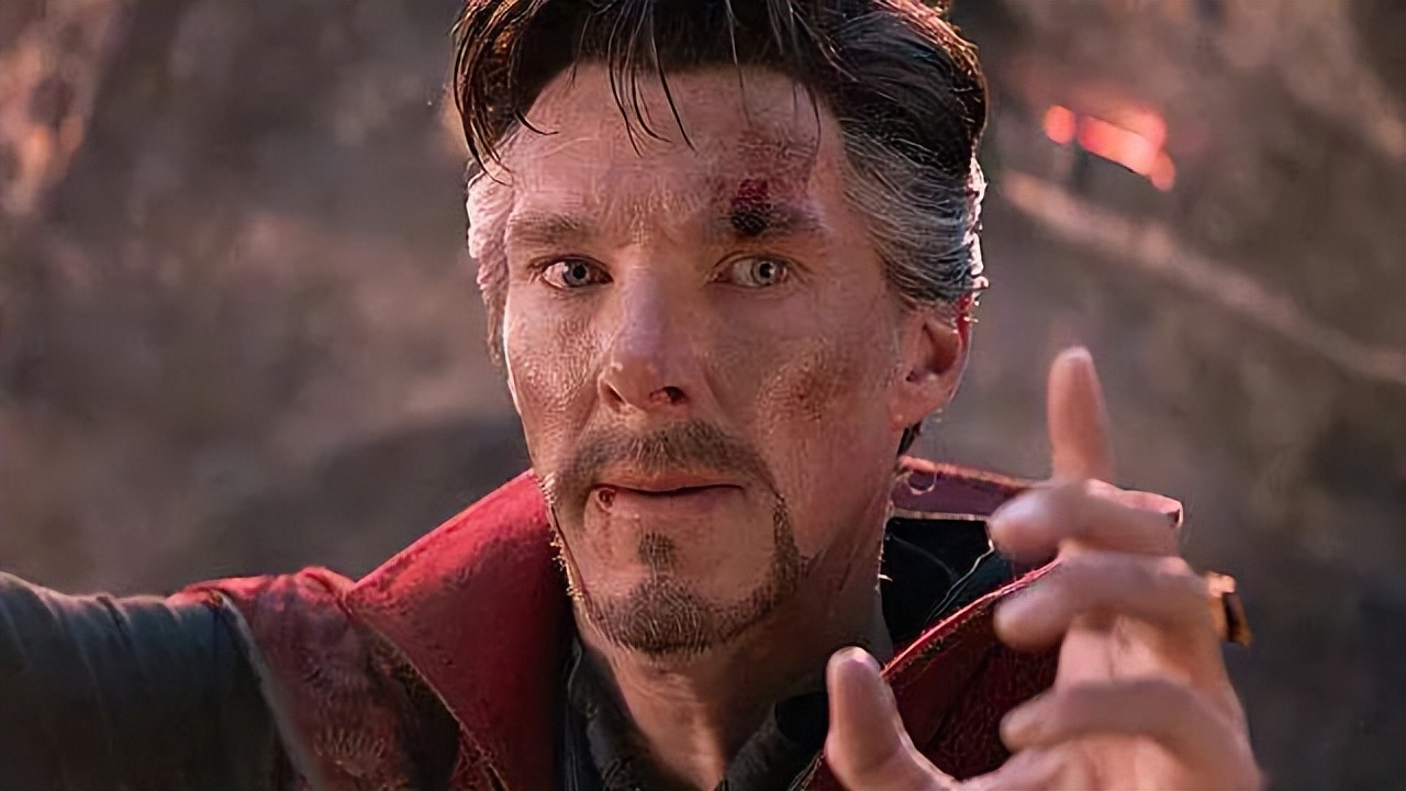 还有,奇异博士"1"手势的梗图也很出名,据说这是演员"卷福"的临场发挥