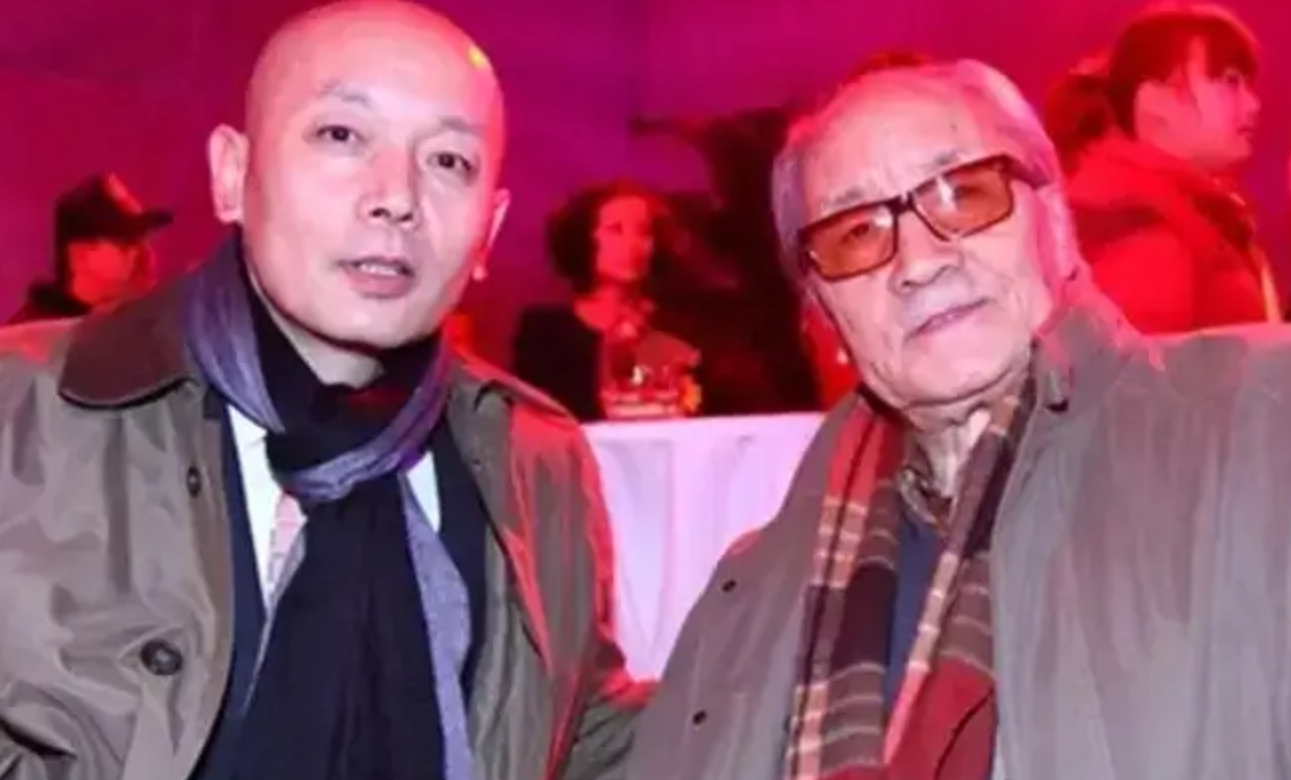 葛优妻子带男童逛街,夫妻丁克30多年,是老来得子还是另有隐情?休闲区蓝鸢梦想 - Www.slyday.coM 葛优妻子带男童逛街,夫妻丁克30多年,是老来得子还是另有隐情?休闲区蓝鸢梦想 - Www.slyday.coM