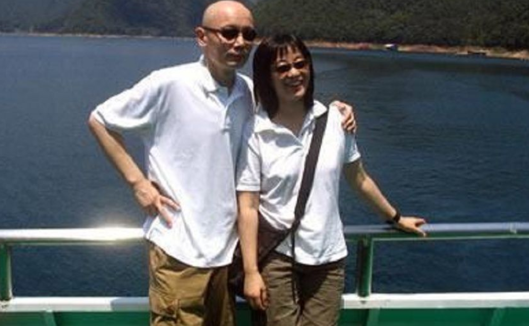 葛优妻子带男童逛街,夫妻丁克30多年,是老来得子还是另有隐情?休闲区蓝鸢梦想 - Www.slyday.coM 葛优妻子带男童逛街,夫妻丁克30多年,是老来得子还是另有隐情?休闲区蓝鸢梦想 - Www.slyday.coM