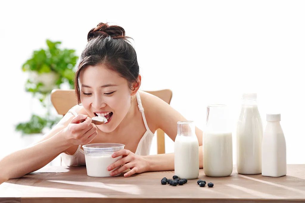 酸奶盒上没有这3个字，最好不要买！很可能就是“假酸奶”，看你中招没~休闲区蓝鸢梦想 - Www.slyday.coM