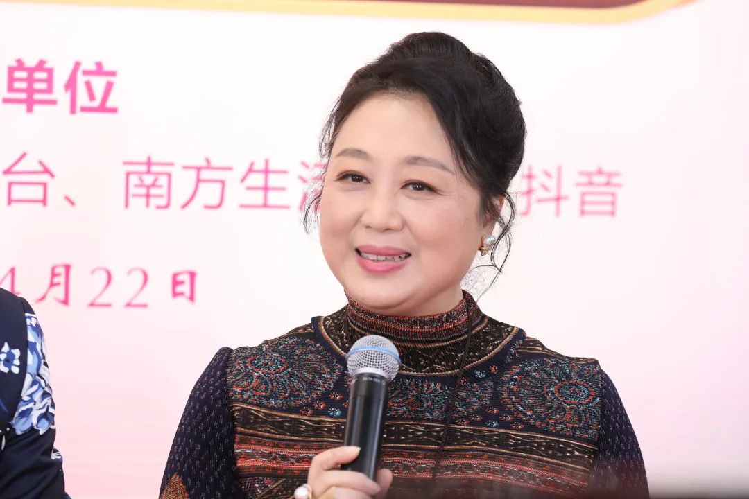 陈韵红老师黄伟香老师暨南大学附属第一医院运动医学中心主任李劼若