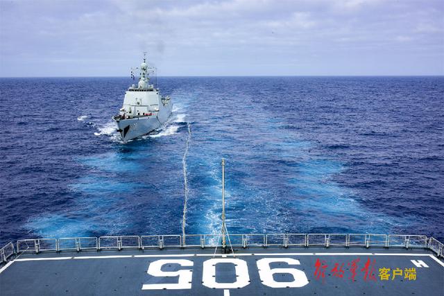 战舰踏浪练精兵|查干湖|舰载直升机_新浪新闻