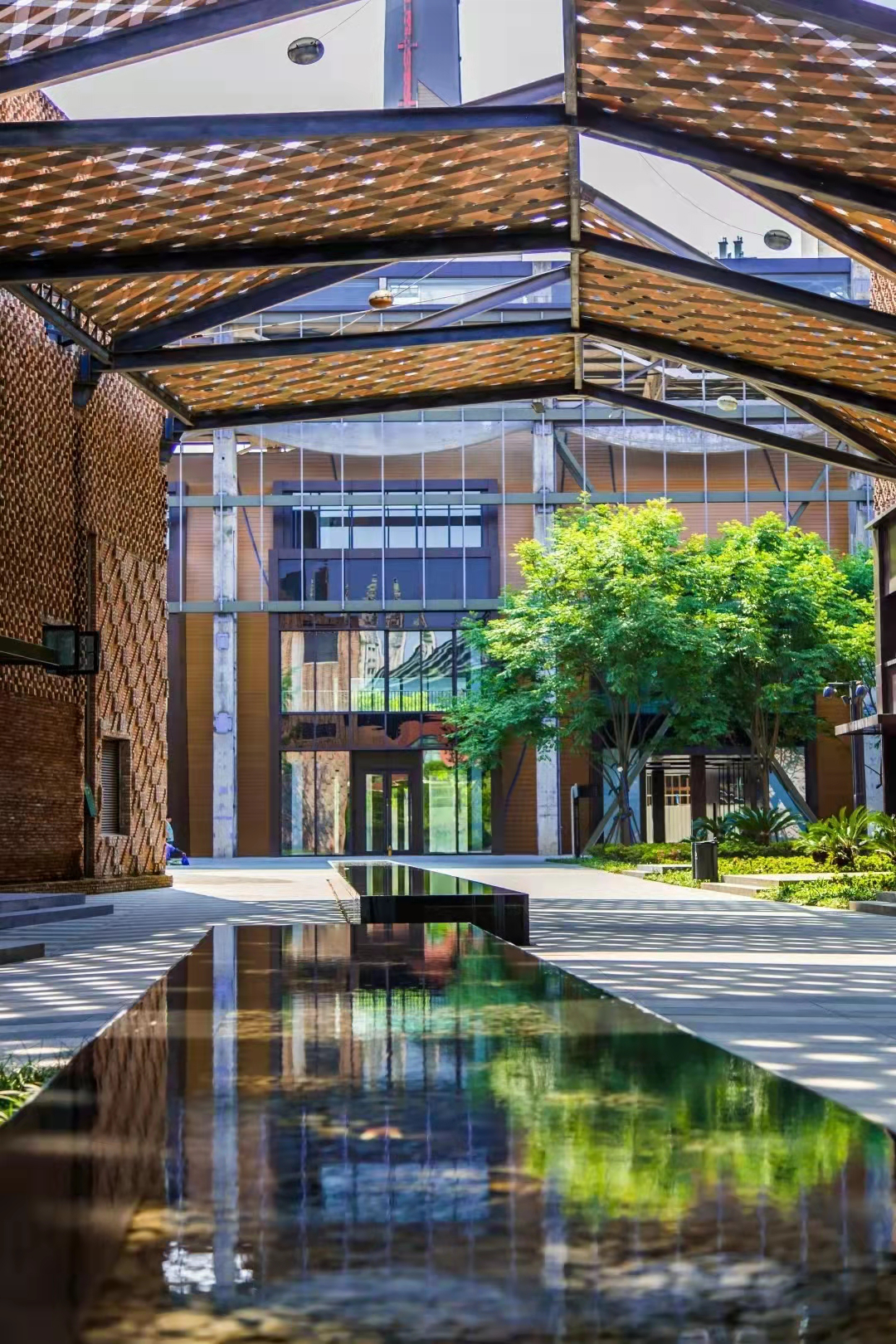 锦和越界世博园|黄浦江边的工业文化跨界融合空间|上海市_新浪新闻