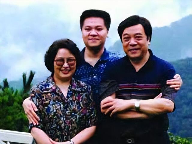 赵忠祥妻子张美珠:结婚52年,陪丈夫面对"桃色事件"|赵忠祥|结婚_新浪